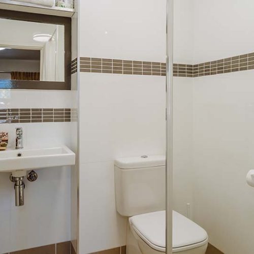 Standard Motel Room 4-800x534